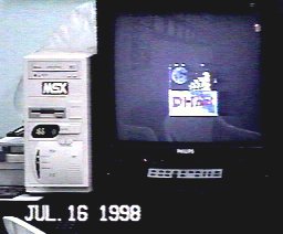 MSX 2+ multimidia ligado a um TV monitor RGB Philips 20 pol.