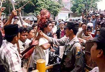 Barbrie em Timor Leste - 1999